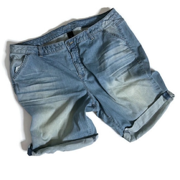 Lane Bryant Bermuda Genius Fit Distressed Denim Jean Shorts Size 20 - Picture 6 of 6